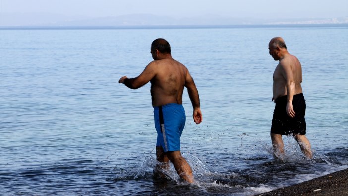 Kasım ayında denize girdiler!