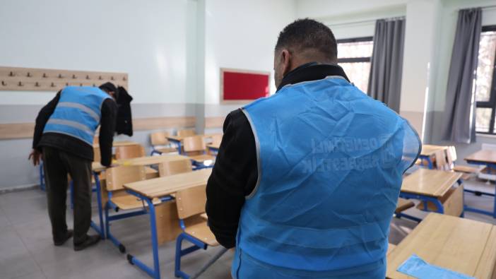 Yükümlüler okulu temizledi