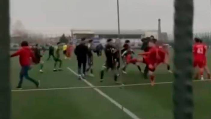 Bursa amatör liginde kavga! Yeşil saha boks ringine döndü