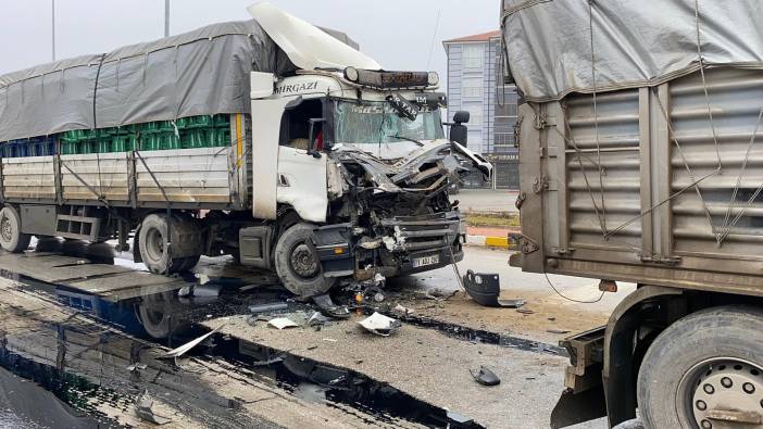 Konya’da tırlar çarpıştı: 1 yaralı