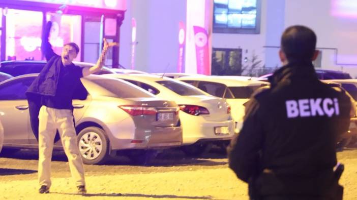 Aksaray'da sokak ortasında şok anlar! “Kaybedecek bir şeyim yok” diyerek kendini yaraladı