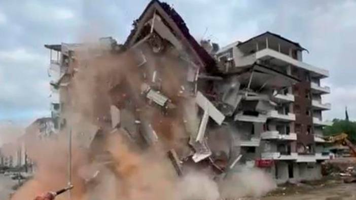 Hatay'da 7 katlı bir bina korna sesiyle yerle bir oldu! O anlar kamerada