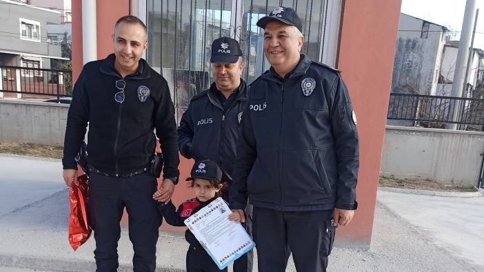 Babası polis olamadı, o polis kıyafetiyle karnesini aldı