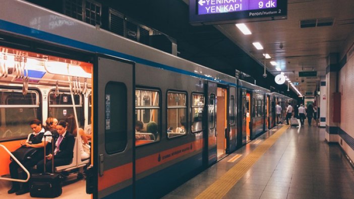 Marmaray'da feci olay!