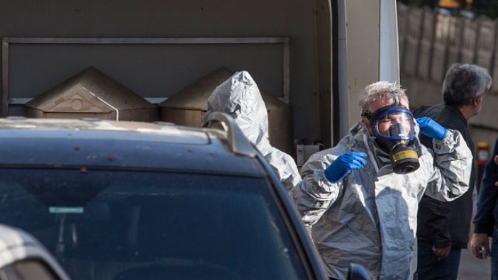 Beyoğlu'nda binanın duvarı çöktü