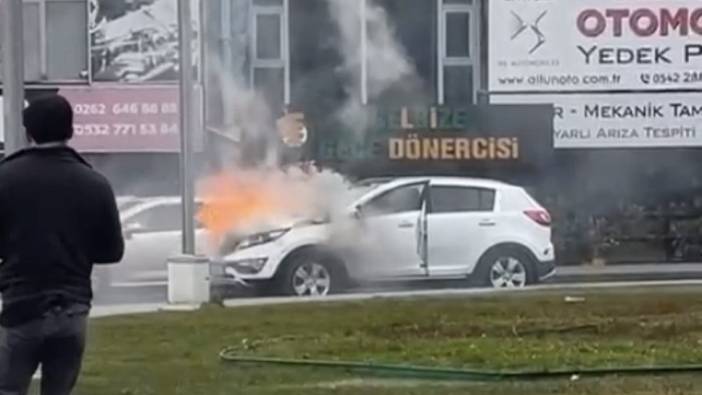 Seyir halindeyken alev alan cip yolun ortasında yandı