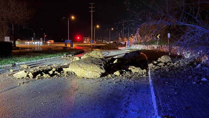 Bursa'da heyelan! Yol trafiğe kapatıldı