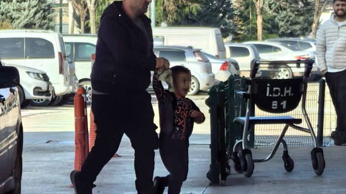 Bursa'da elini kapıya sıkıştıran çocuğun parmağı koptu