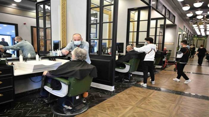 Beylikdüzü Belediyesi’nden huzurevi sakinlerine özel kuaför ve bakım hizmeti