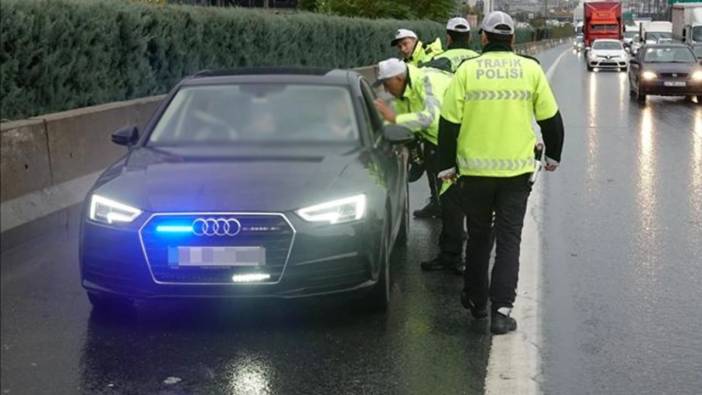 Bu hatayı yapana acımıyorlar! Çakar lamba kullanan aracın sürücüsüne 276 bin lira ceza verildi