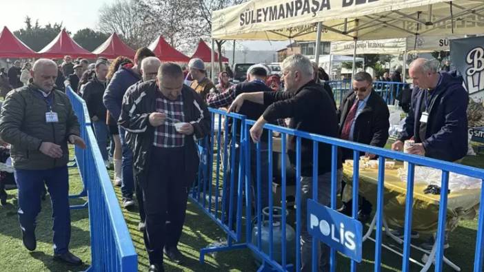 Tekirdağ’da 1 ton mıhlama dağıtıldı, vatandaşlar 500 metrelik kuyruk oluşturdu