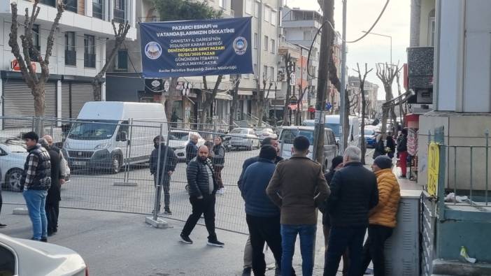 Avcılar'da 50 yıllık semt pazarı kapatıldı! Kendilerine yer gösterilmeyen esnaftan tepki