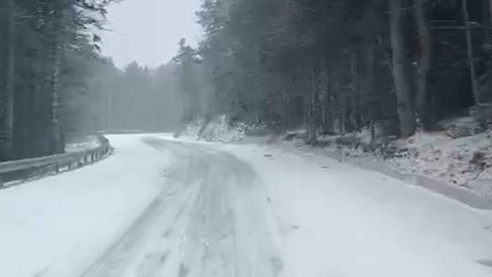 Kar yağışı başladı! Uludağ yeniden karla kaplandı