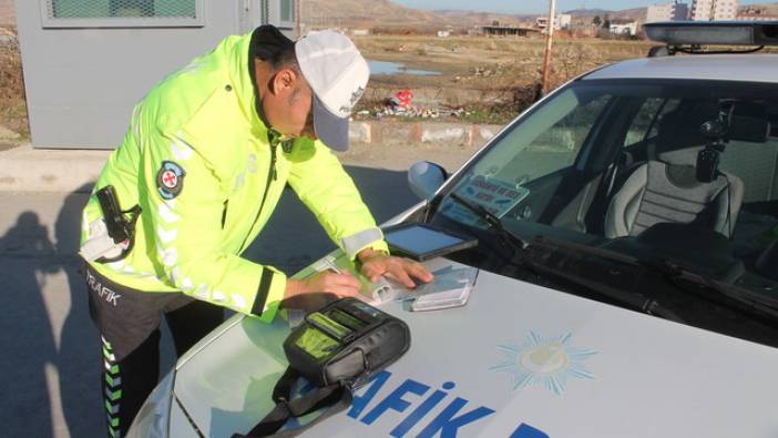 Trafiğe açık yolda yarış yapanlara 41 bin lira ceza