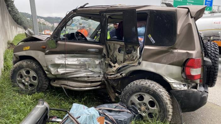 Kocaeli'de cip duvara tosladı! 2 kişi yaralı