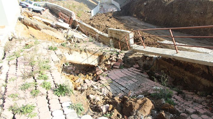 Samsun’da istinat duvarı çöktü