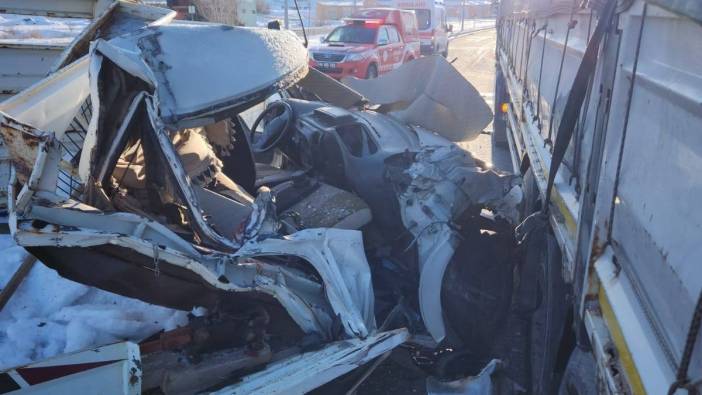 Malatya'da feci kaza! Tır ile kamyonet çarpıştı: 1 ölü, 1 yaralı