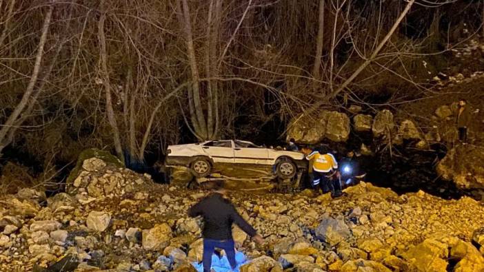 Otomobil uçuruma yuvarlandı: 3 yaralı