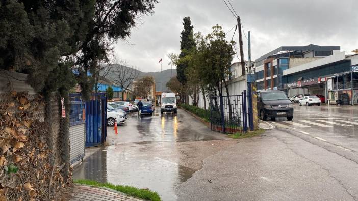 Fabrikada iş kazası! İşçi, demirlerin arasına sıkıştı