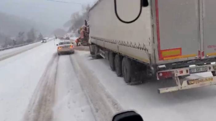 Ilgaz Dağı'nda ağır tonajlı araçlar yolda kaldı