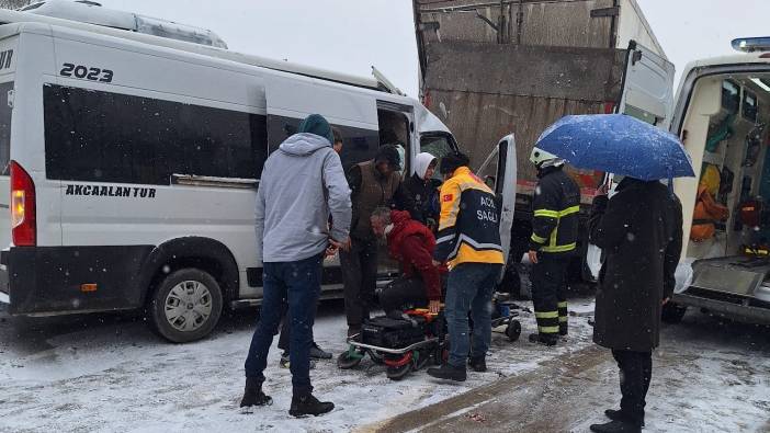 Zonguldak’ta zincirleme kaza! TIR, otobüs ve minibüs çarpıştı