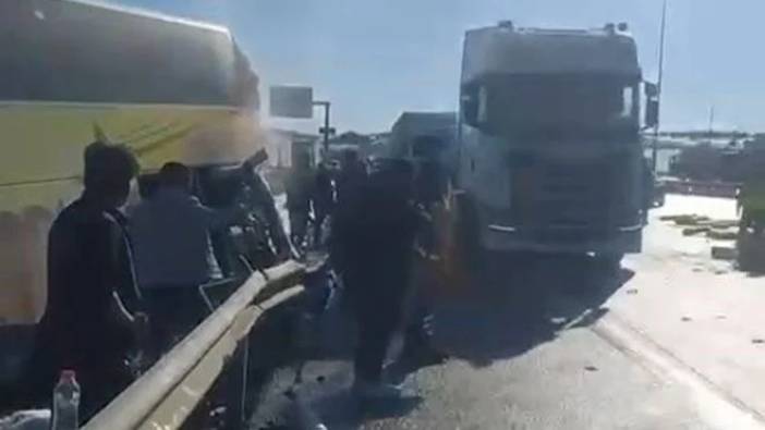 Kuzey Marmara Otoyolu’nda ani fren yapan yolcu otobüsü, TIR ile çarpıştı
