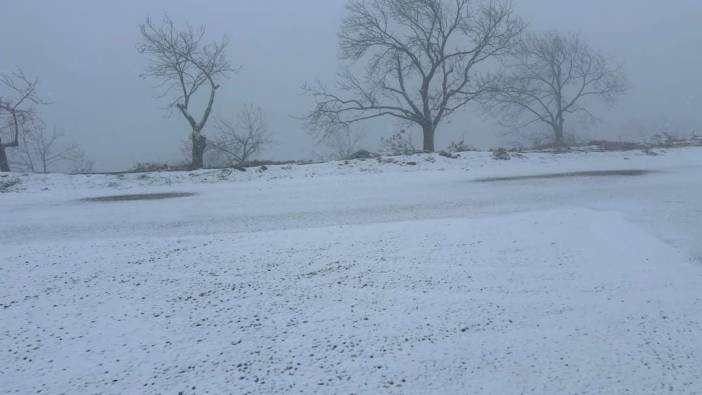 Nazilli'de dağ köyleri beyaza büründü