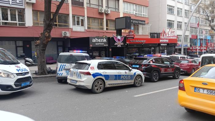 Önce arkadaşını bıçakladı, ardından 4. Kattan aşağı atladı