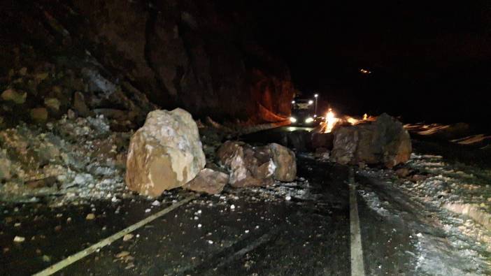 Artvin-Ardahan karayolunda heyelan