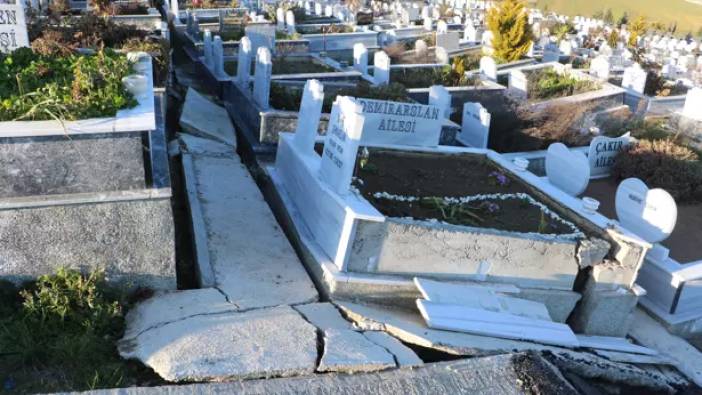Samsun’da heyelan sebebiyle mezarlar büyük hasar gördü