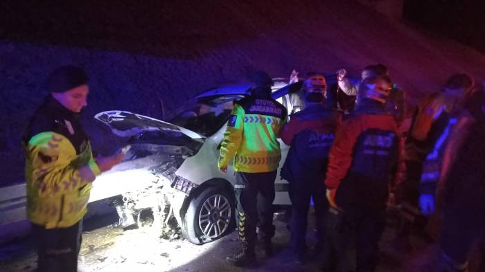 Aydın’da feci kaza! Ticari araç bariyere çarptı, 4 yaralı