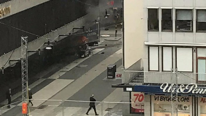 İsveç'te Kamyonlu saldırı