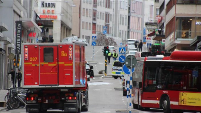 İsveç’te kamyonlu saldırıyla ilgili bir kişi tutuklandı