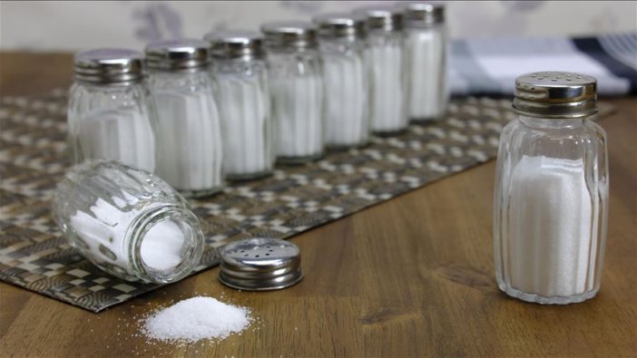 Yemeklerden azaltılan tuz, hipertansiyon oranını da düşürdü