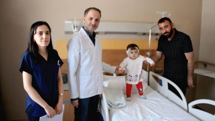 Elazığ'da ilk kez uygulanan ameliyatla bebekler artık duyabiliyor!