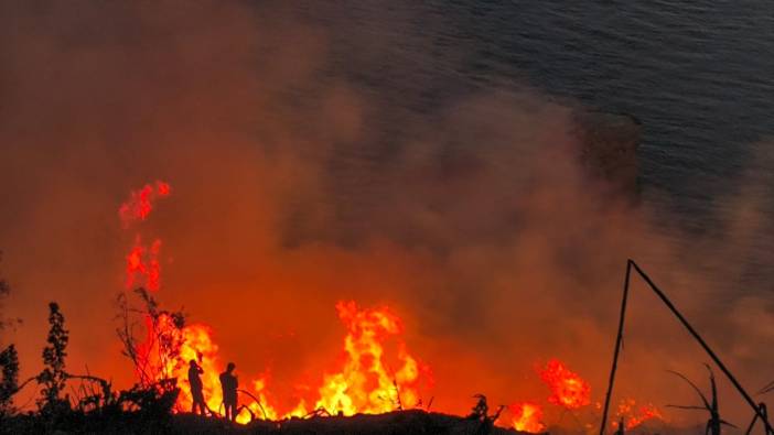 Muz bahçesinde çıkıp makilik alana sıçrayan yangın 5 saatte kontrol altına alındı