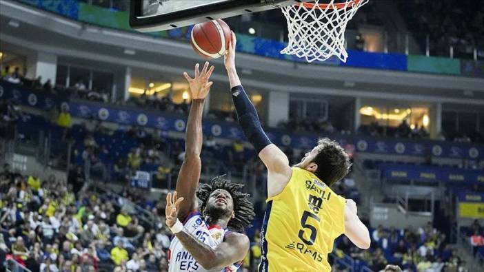 Anadolu Efes ile Fenerbahçe Beko'nun lig maçları ertelendi