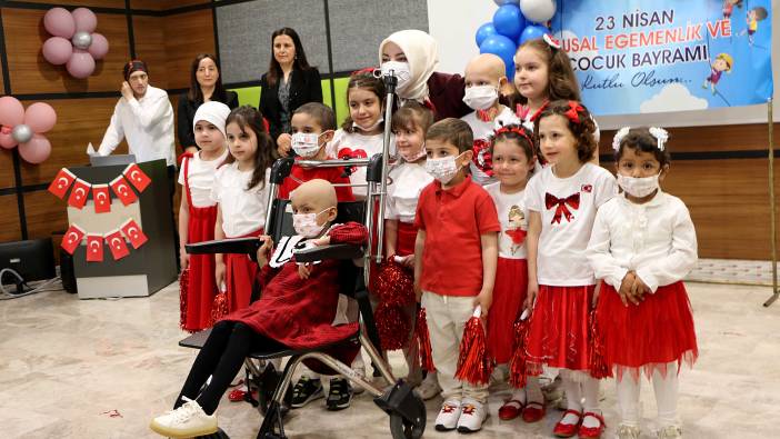Hastanede tedavi gören çocuklar 23 Nisan’ı böyle kutladı