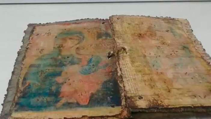 Bursa'da bin yıllık İncil ele geçirildi