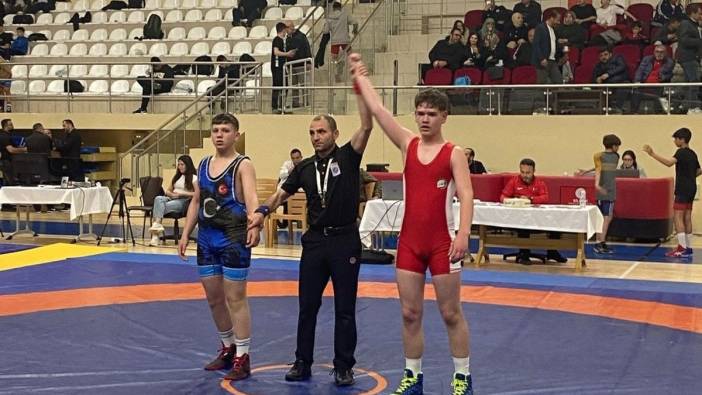 Bozüyük güreşçileri ulusal ve uluslararası şampiyonalara katılmaya hak kazandı