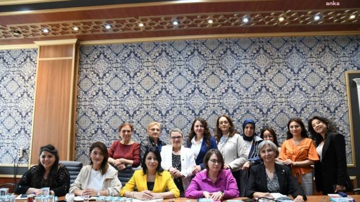 Yunusemre Belediyesi Kadın Birimi nisan ayı toplantısını gerçekleştirdi