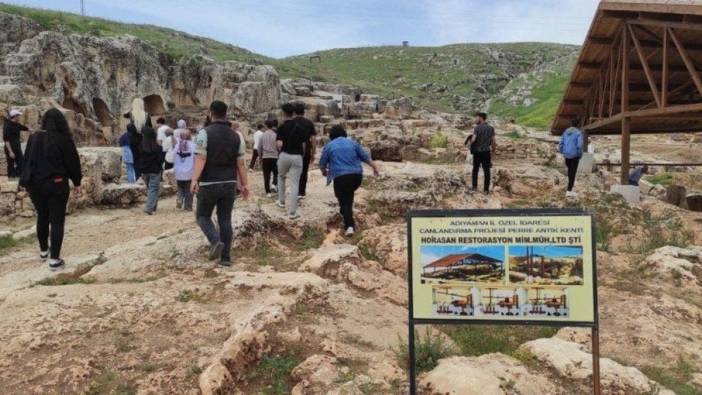 Adıyaman öğrencileri YKS öncesi Perre Antik Kenti'nde tarihle buluştu