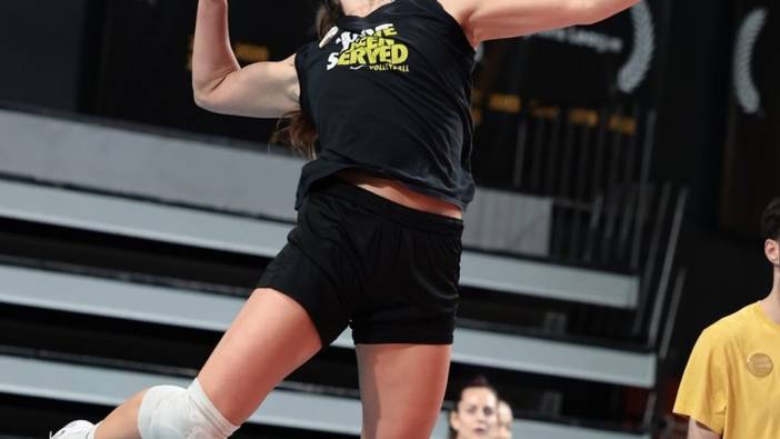 VakıfBank'tan Kiera Van Ryk: 'İtalya takımlarına karşı durabiliyor olmamız başarımızı gösteriyor'