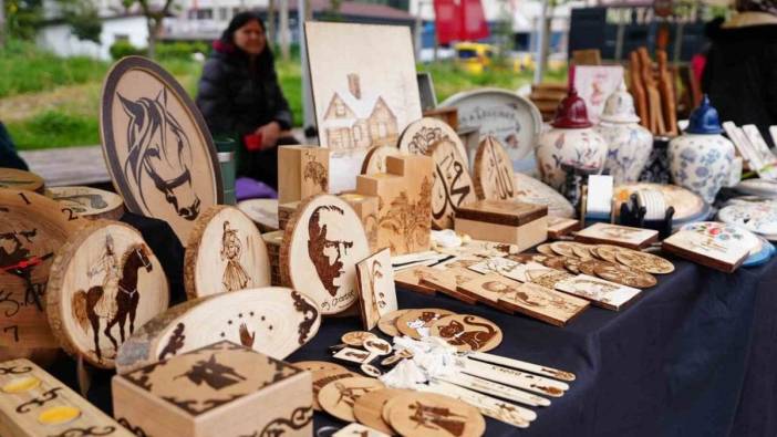 Düzce'de Anneler Günü temalı Sanat Sokağı açıldı