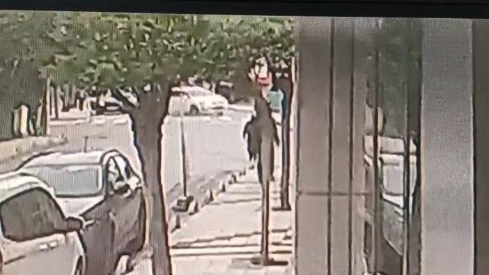 Sancaktepe'de otomobil iş yerine girdi