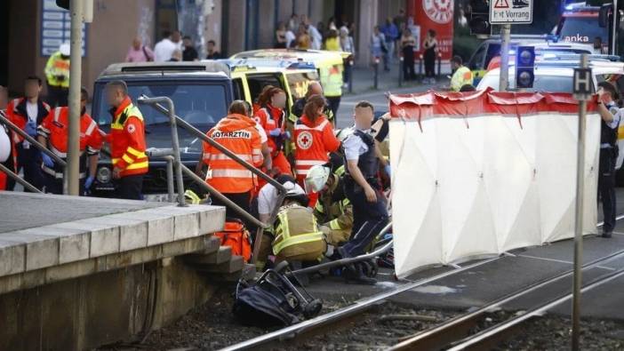 Stuttgart'ta trafik kazası: 1 ölü, 8 yaralı