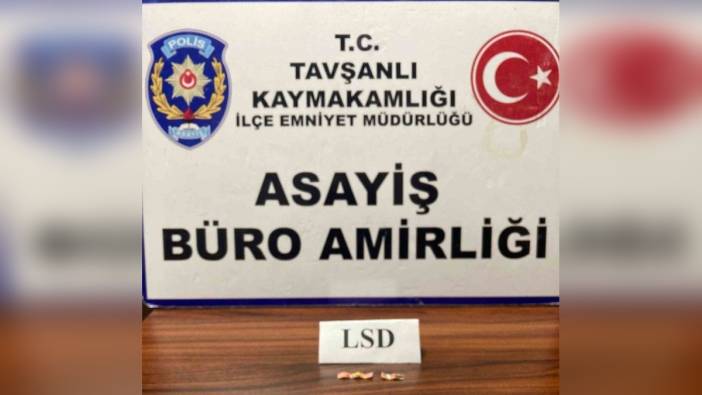 Kütahya'da kitaplara saklanmış uyuşturucu ele geçirildi