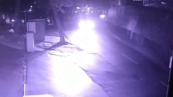 Maslak'ta yol çökmesi güvenlik kamerasına yansıdı