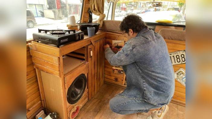 Depremzede Soyalan'ın minibüs karavanı yeni bir hayata kapı açtı