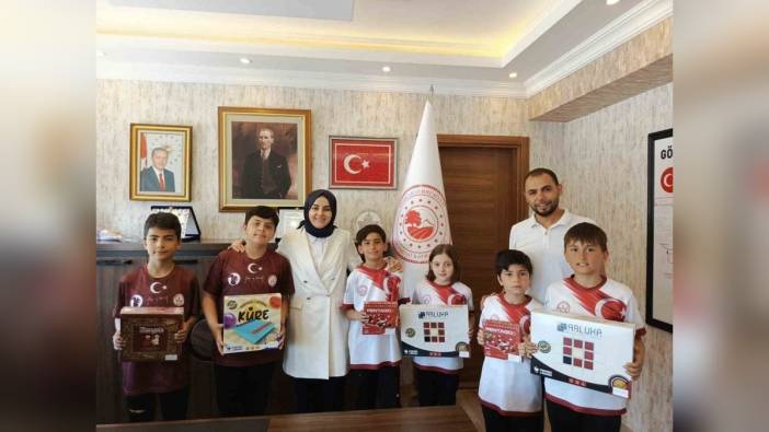 Gölpazarı'nda dereceye giren öğrenciler Kaymakam Kılıç'ı ziyaret etti